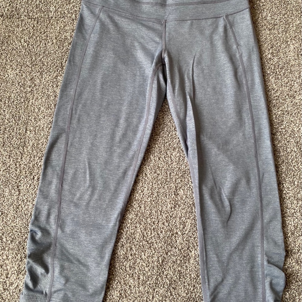 Athleta Chaturanga Cropped Yoga Leggings
